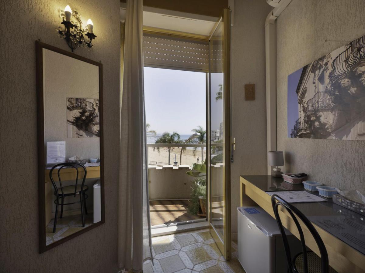 L'Onda Bed & Breakfast Marina di Ragusa Exterior photo